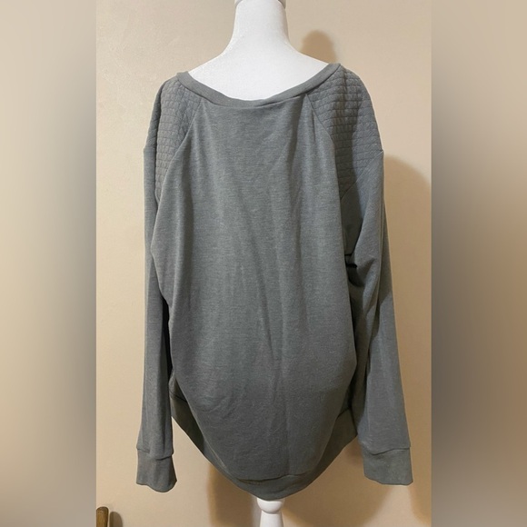 Rebel Wilson For Torrid Quilted Sweatshirt Gray women’s size 3X - Picture 8 of 10